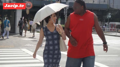 fc2ppv-4630163 - 「やっぱり大きいのかな」「ちょっと興味あるかも」黒人にナンパされた熟女さんはデカマラに興味津々 想像以上の巨根を膣奥まで突っ込まれ狂ったようにイキまくる 黒人マラで昇天